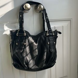 B. Makowsky handbag